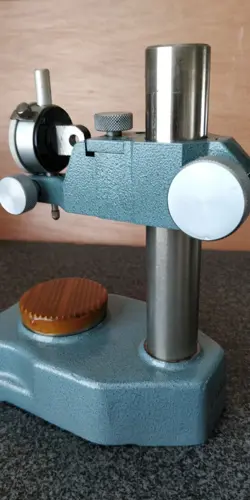 GAGE COMPARATOR