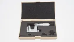 MITUTOYO 117-107 FRICTION THIMBLE ANVIL MICROMETER 0-1