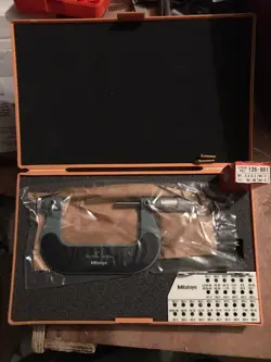 NEW MITUTOYO SCREW THREAD MICROMETER 50-75MM , 126-127 WITH ANVIL TIP 126-801