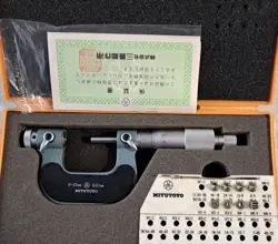 NEW MITUTOYO SCREW THREAD MICROMETER 126-125 WITH 8 ANVILS