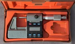 MITUTOYO DIGITAL MICROMETER 0-1