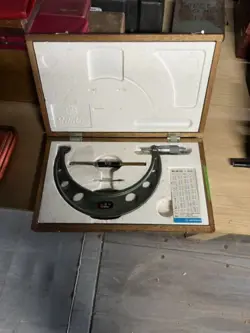 MITUTOYO 7-8” MICROMETER IN BOX JAPAN MACHINIST TOOL