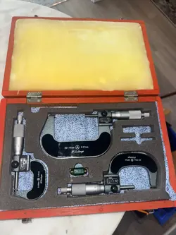 METRIC OUTSIDE MICROMETER