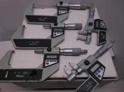 LOT OF 5 MITITOYO DIGITAL MICROMETERS FOR PARTS OR REPAIR 2-3 INSIDE AND PIN