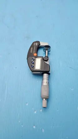 MITUTOYO 323-250 DISC MICROMETER, IP65, 0 MM-25 MM, 0.001 MM
