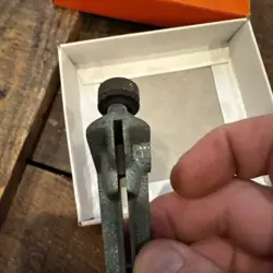 CENTER FINDER