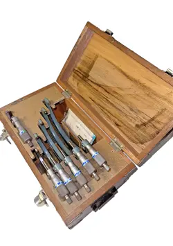 MITUTOYO NO 103 OUTSIDE MICROMETER SET 0-6