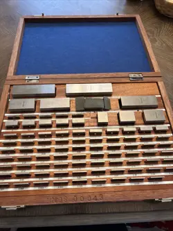 MITUTOYO BLENDED METRIC GAGE BLOCK SET GAUGE 2.001 - 100MM IN WOODEN CASE