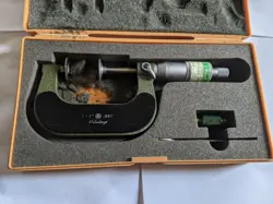 MITUTOYO DISC MICROMETER 123-126A IN HARD CASE  (MADE IN JAPAN)