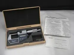 MITUTOYO MICROMETER MDC 25M  USED