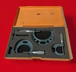 MITUTOYO 103-929 OUTSIDE OD MICROMETER SET, 0-3