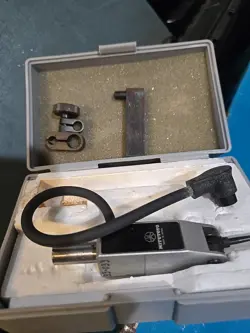 MITUTOYO TOUCH SIGNAL PROBE 192–001 WITH CASE AND ACCESSORIES