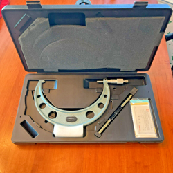 MITUTOYO NO. 103-184 OUTSIDE MICROMETER 8-9