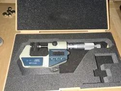 MITUTOYO DIGITAL DISC MICROMETER 0-1