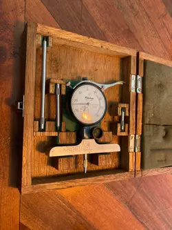 MITUTOYO NO. 7218 DIAL DEPTH GAGE W/CASE