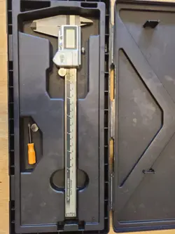 MITUTOYO ABSOLUTE DIGITAL CALIPER 0 TO 8 IN USED IP66