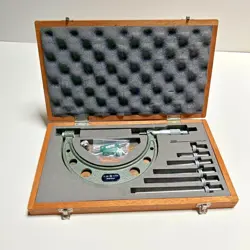 MITUTOYO MICROMETER W/ INTERCHANGEABLE ANVILS 0-150MM