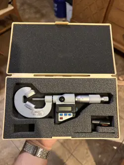 MITUTOYO 314-712-10 V-ANVIL DIGITAL MICROMETER .4-1