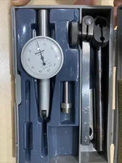 VINTAGE MITUTOYO NO. 513-104 .0001 DIAL INDICATOR IN CASE