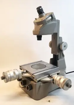 MITUTOYO TOOL/DIE MAKERS MEASURING MICROSCOPE MODEL 176-105 TYPE BI-5