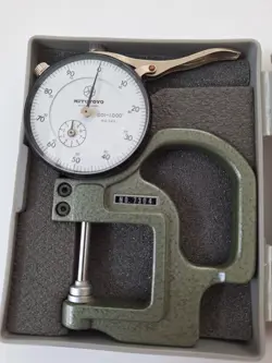 MITUTOYO NO. 7304 MICROMETER DIAL THICKNESS GAGE .001-1.000