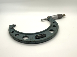 MITUTOYO OUTSIDE MICROMETER - NO. 103-219, 4-5