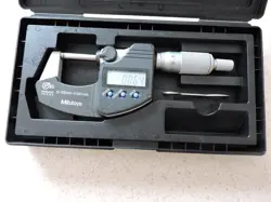 MITUTOYO 293-340 MICROMETER 0-25MM  0.001MM IP65 COOLANT PROOF WORKS IN CASE