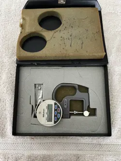 MITUTOYO 547-312 DIGITAL LENS THICKNESS GAGE