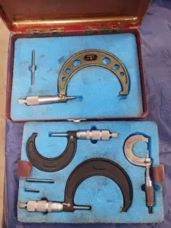 OUTSIDE DIAMETER MICROMETER 4 PC SET - CENTRAL TOOL, MITUTOYO, CRAFTSMAN - 0-4