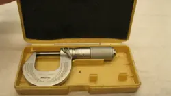 MITUTOYO MICROMETER 101-117 M225-1