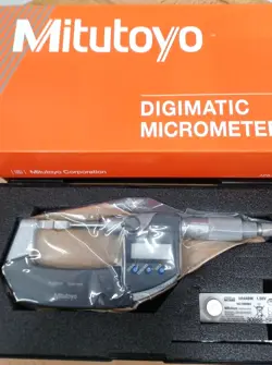 MITUTOYO DIGITAL BLADE MICROMETER 0-25MM 0.001MM NO. 422-230-30 BLM-25MX JAPAN