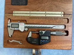 MITUTOYO DIGITAL MICROMETER & CALIPER SET