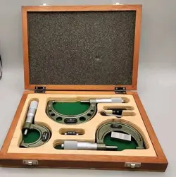 CLEAN NICE MITUTOYO 103-932 OUTSIDE MICROMETER SET WITH BOX EXCELLENT CONDITION 