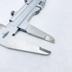 MITUTOYO 532-105 PRECISION VERNIER CALIPER WITH FINE ADJUSTMENT 0-7