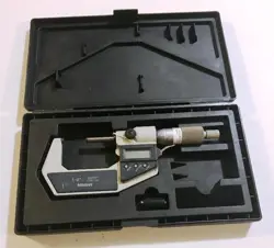 MITUTOYO 293-722-30 CALIPER IN HARD CASE