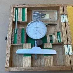 DIAL DEPTH GAUGE MITUTOYO MODEL 7212 IN WOODEN CASE WITH ACCESSORIES