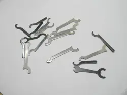 17 GOOD USED MACHINIST / TOOLMAKERS MICROMETER ADJUSTMENT WRENCHES (NR)