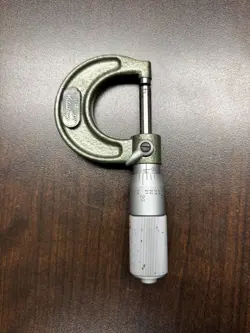 MITUTOYO 103-113: OUTSIDE MICROMETER 0-1