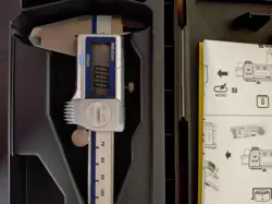 MITUTOYO DIGITAL CALIPER CD-15S WITH MANUAL AND CASE USED SHIPPING FROM JAPAN