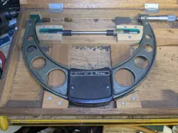 MITUTOYO 103-225 OUTSIDE MICROMETER 10-11