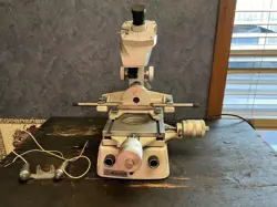 MITUTOYO 176-104 TOOLMAKER MICROSCOPE WITH CENTER