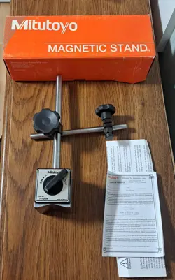 MITUTOYO 7010SN - MAGNETIC STAND, DIAL INDICATOR MACHINIST STAND W/ BOX
