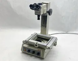 MITUTOYO 176-941A TOOLMAKERS MICROSCOPE W/ 375-036 OBJECTIVE + STAGE PARTS