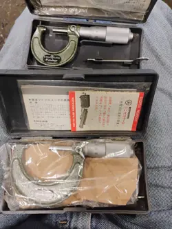 2 MITUTOYO METRIC MICROMETERS NEW 0-25 MM & 25-50 MM