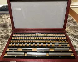 MITUTOYO GAGE BLOCK SET: METRIC