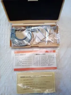 MITUTOYO MICROMETER 103-137 M110-25  NEW IN ORIGINAL BOX 0-25MM