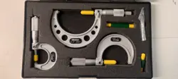 MITUTOYO 103-135, 136, 217 OUTSIDE MICROMETER SET