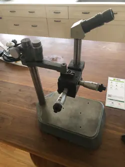 MITUTOYO STAND W/ MESSKELK / MARCEL AUBERT LENSE INSPECTION MICROSCOPE AND X/Y A