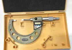 MITUTOYO 422-312 DIGIMATIC BLADE MICROMETER, 1-2