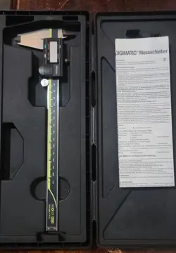 MITUTOYO 500-197-30 AOS ABSOLUTE SCALE DIGITAL CALIPER W/ HARD PROTECTION CASE